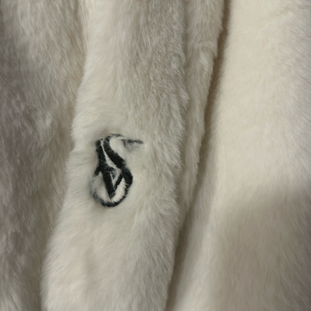 Victoria secret robe, coat - Picture 3 of 5